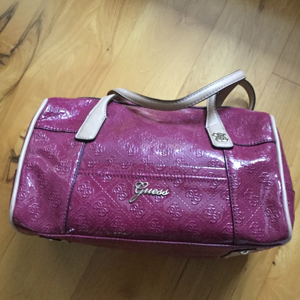 ❗FINAL PRICE DROP $35Guess Patent Leather Tote EUC